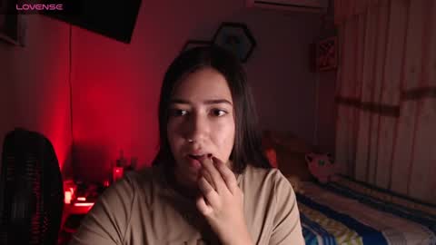 Snapshot of aurora_shy_ chatting on 06-13-26, 09:46 Aurora online show from 06-13-26, 09:46