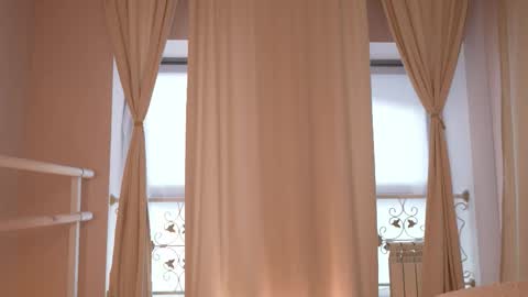 Snapshot of aurora_the_ballerina chatting on 10-25-25, 08:00 Aurora online show from 10-25-25, 08:00