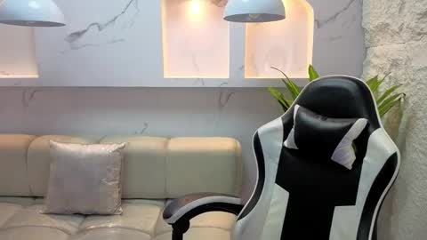 AURORA  online show from 02-20-26, 07:47