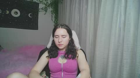 Aurora online show from 09-11-25, 12:05