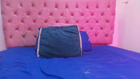 auroraa_miller online show from 09-11-25, 11:54