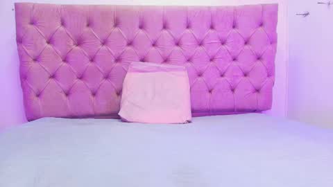 auroraa_miller online show from 09-13-25, 11:54