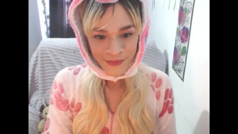 Snapshot of auroraaddams chatting on 10-31-25, 05:47 AURORA online show from 10-31-25, 05:47