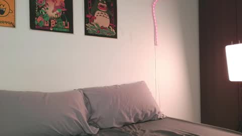 Aurora online show from 04-10-26, 01:55