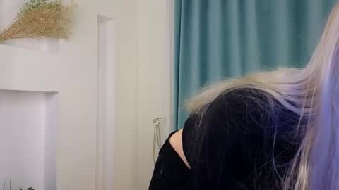 Aurora online show from 09-28-25, 01:38