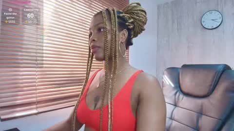 Snapshot of aurorabrow chatting on 09-11-25, 08:20 Ariana online show from 09-11-25, 08:20