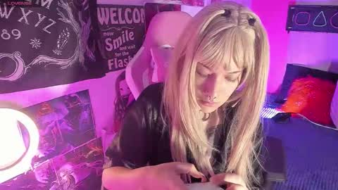 Snapshot of aurorachannn chatting on 11-30-25, 10:47 Aurora Channn online show from 11-30-25, 10:47