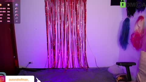 Snapshot of aurorahoffman chatting on 12-21-24, 06:09 Aurora online show from 12-21-24, 06:09