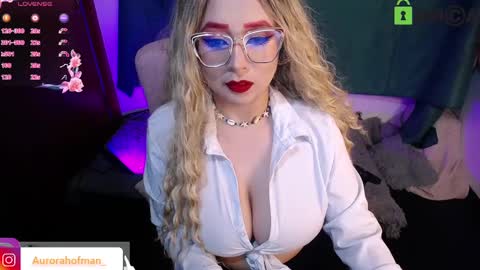 Snapshot of aurorahoffman chatting on 03-06-25, 02:51 Aurora online show from 03-06-25, 02:51