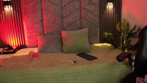 aurora online show from 10-01-25, 07:42