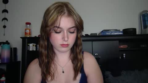 auroralightz1 online show from 12-02-25, 02:50