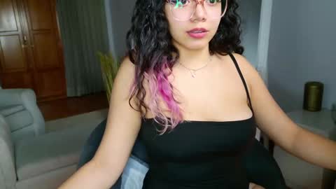 Snapshot of aurorasiera chatting on 12-14-24, 09:24 Aurora online show from 12-14-24, 09:24