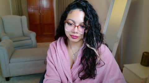 Snapshot of aurorasiera chatting on 01-26-25, 09:07 Aurora online show from 01-26-25, 09:07