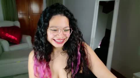 Snapshot of aurorasiera chatting on 03-05-25, 09:04 Aurora online show from 03-05-25, 09:04