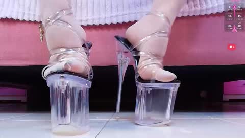 Snapshot of aurorasim chatting on 12-21-25, 01:51 Aurora online show from 12-21-25, 01:51