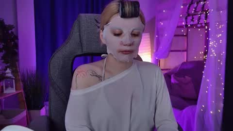 aurorawrenfield online show from 03-25-26, 02:17