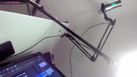 Snapshot of aurore_adams chatting on 10-22-25, 12:05 aurore online show from 10-22-25, 12:05