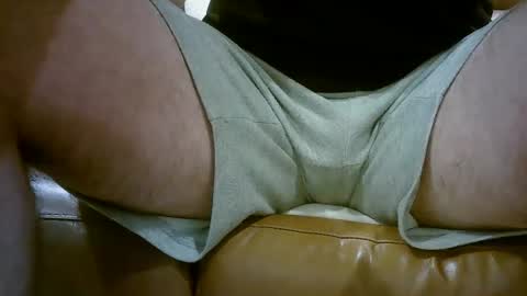 Snapshot of aussie5892 chatting on 01-03-25, 10:09 Justin online show from 01-03-25, 10:09