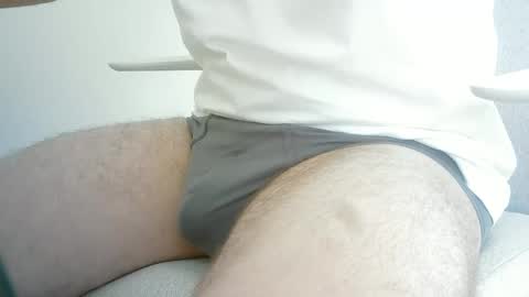 Snapshot of aussie5892 chatting on 01-09-25, 05:23 Justin online show from 01-09-25, 05:23