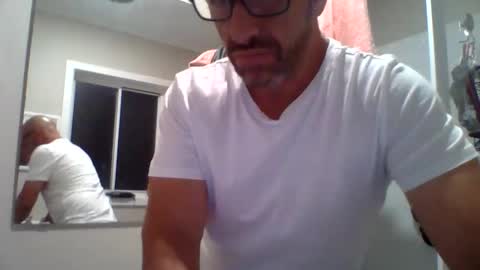 Snapshot of aussieguy59660 chatting on 12-22-25, 01:41 aussieguy59660 online show from 12-22-25, 01:41