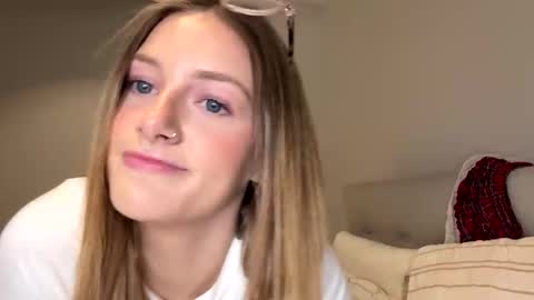 Molly May  online show from 04-04-26, 09:18