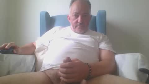 Snapshot of aussiesydguy chatting on 02-06-26, 02:27 chatbateaussie online show from 02-06-26, 02:27