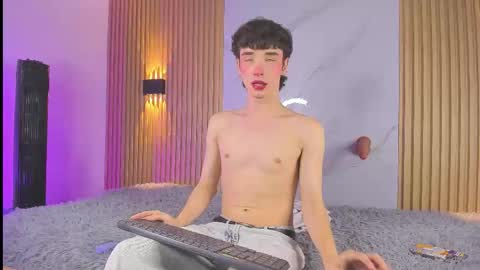 Snapshot of austin_rouse chatting on 09-24-25, 08:12 austin_rouse online show from 09-24-25, 08:12