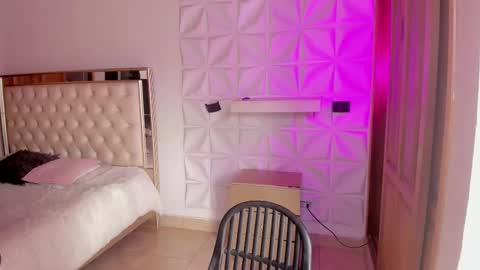 Snapshot of austin_rouse chatting on 12-14-25, 07:40 austin_rouse online show from 12-14-25, 07:40