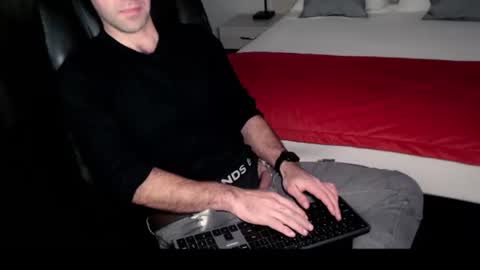 Snapshot of australopithas chatting on 11-23-25, 01:11 australopithas online show from 11-23-25, 01:11