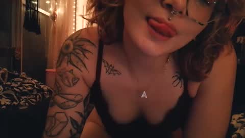 Snapshot of autierains chatting on 02-10-26, 03:21 Autie 3 online show from 02-10-26, 03:21