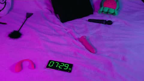 Snapshot of autum_showers chatting on 05-17-26, 06:22 Autum Showers online show from 05-17-26, 06:22