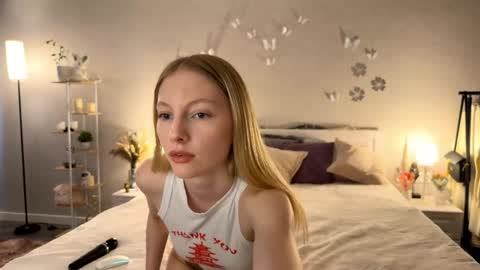 Annie online show from 05-20-26, 02:01