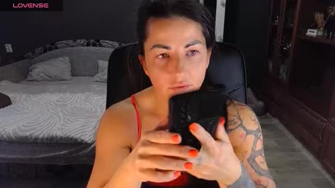 Ava online show from 11-10-25, 09:41