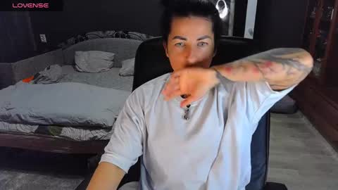 Ava online show from 04-23-26, 02:41