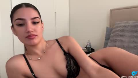 Ava  online show from 10-04-25, 12:41