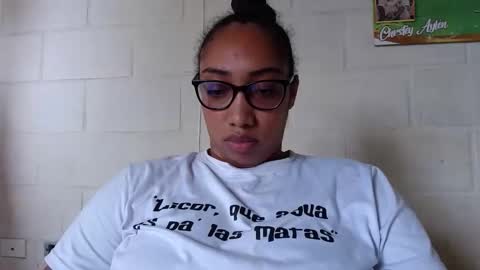 Snapshot of ava_f0xy chatting on 12-21-25, 09:00 Ava Jordana online show from 12-21-25, 09:00