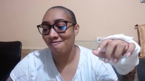 Snapshot of ava_f0xy chatting on 01-16-26, 02:04 Ava Jordana online show from 01-16-26, 02:04