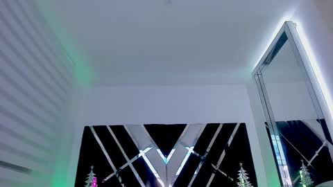 Snapshot of ava_fontana2 chatting on 12-17-25, 01:22 Ava Fontana online show from 12-17-25, 01:22