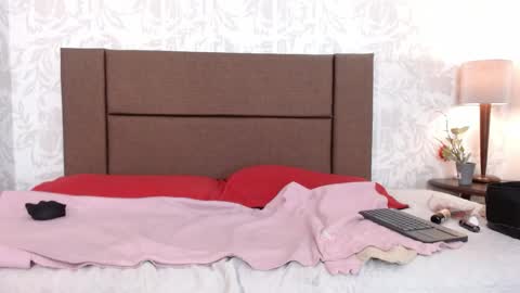 Ava  online show from 04-15-26, 07:21