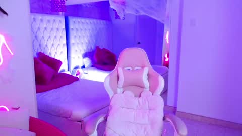 AVA online show from 10-04-25, 03:15