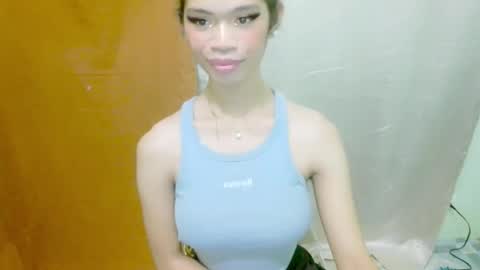 Snapshot of avacadaxcx chatting on 10-14-25, 01:34 avacadaxcx online show from 10-14-25, 01:34