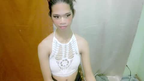 Snapshot of avacadaxcx chatting on 10-15-25, 01:39 avacadaxcx online show from 10-15-25, 01:39