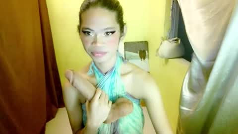 Snapshot of avacadaxcx chatting on 10-31-25, 10:44 avacadaxcx online show from 10-31-25, 10:44