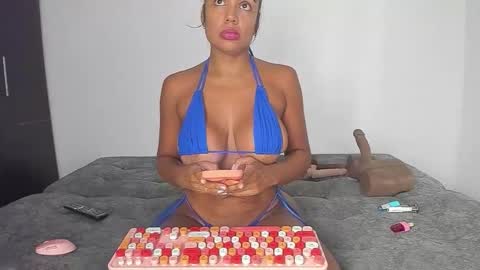 Ava Ferrera Elena online show from 12-04-25, 03:38