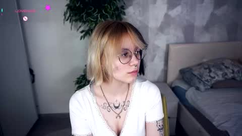 avaobierne online show from 02-13-26, 06:48