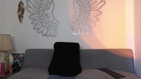 Snapshot of avaqeen chatting on 03-25-26, 03:01 Ava online show from 03-25-26, 03:01
