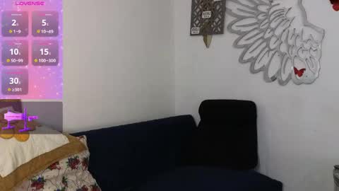 Snapshot of avaqeen chatting on 04-19-26, 01:16 Ava online show from 04-19-26, 01:16