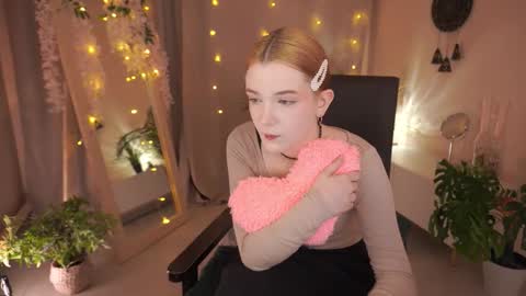 Snapshot of avaryder chatting on 10-01-25, 02:56 Ava online show from 10-01-25, 02:56