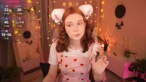 Snapshot of avaryder chatting on 10-18-25, 01:01 Ava online show from 10-18-25, 01:01