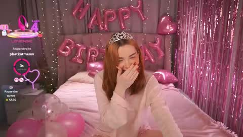 Snapshot of avaryder chatting on 12-17-25, 01:39 Ava online show from 12-17-25, 01:39